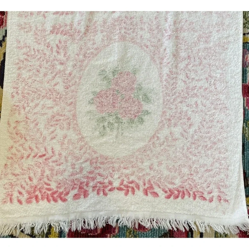 Vintage 70s Cannon Royal Family Three Roses Bath Towel Fringe Pink Retro Mod